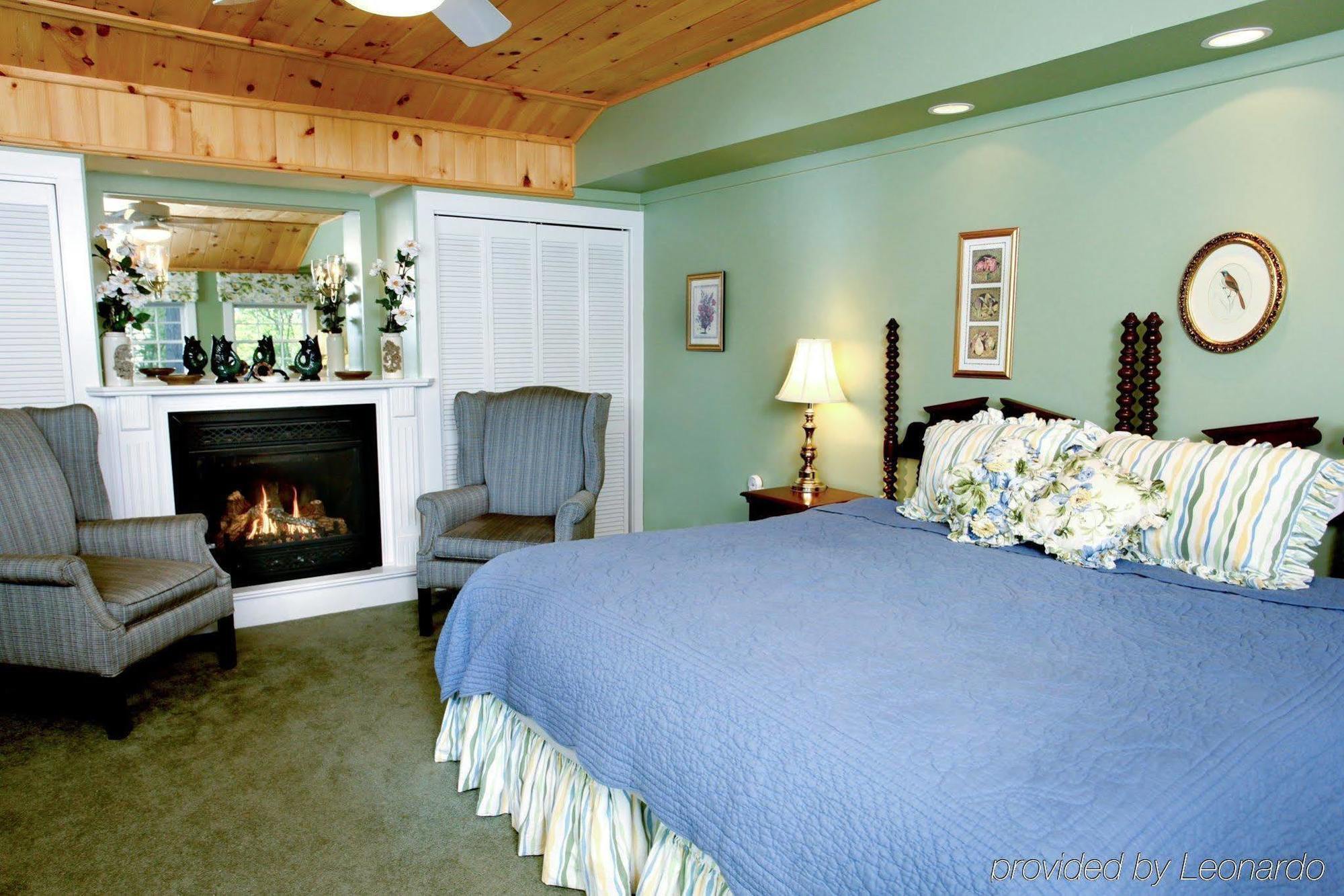 The Manor On Golden Pond Bed & Breakfast Holderness Exterior foto