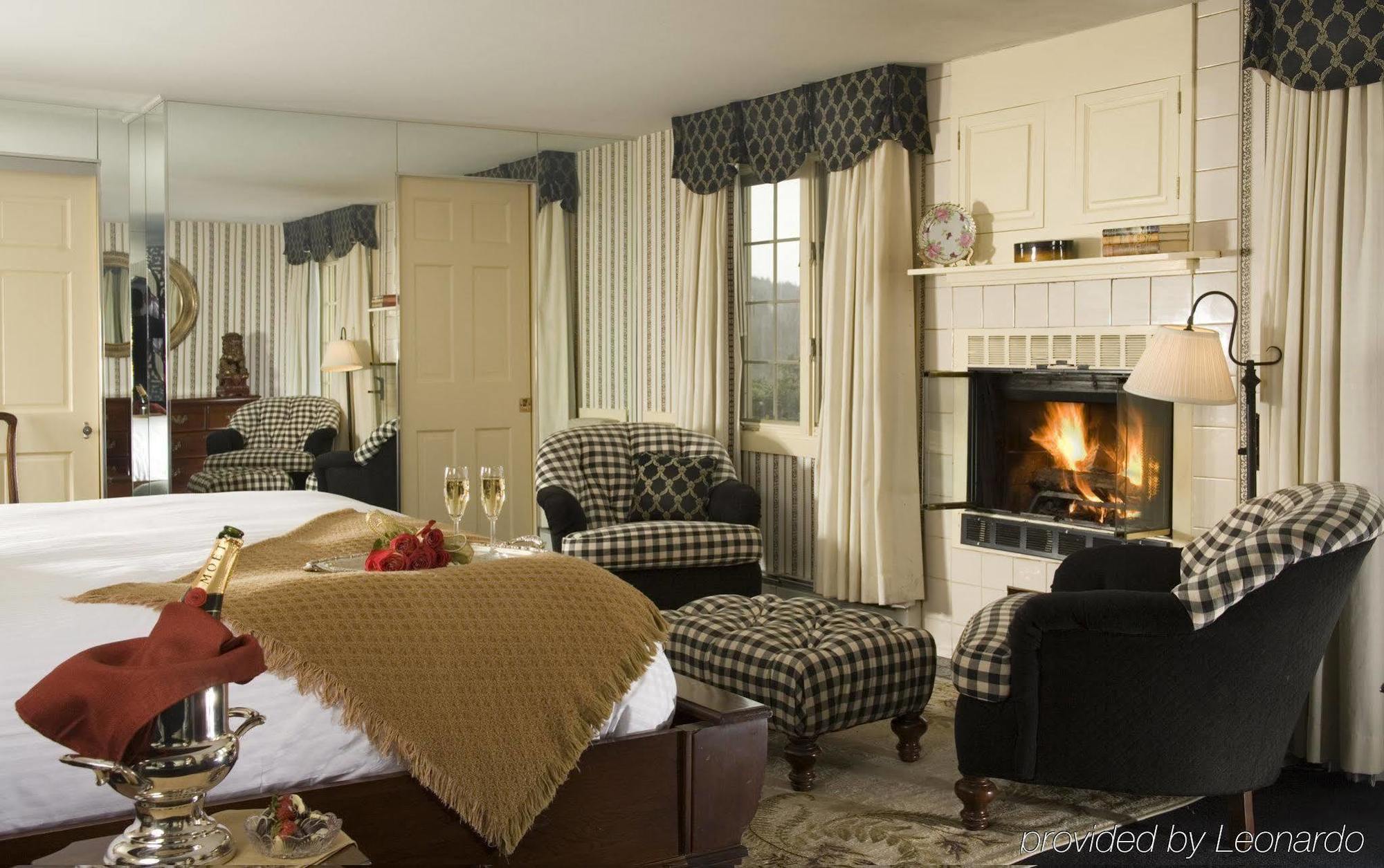 The Manor On Golden Pond Bed & Breakfast Holderness Exterior foto