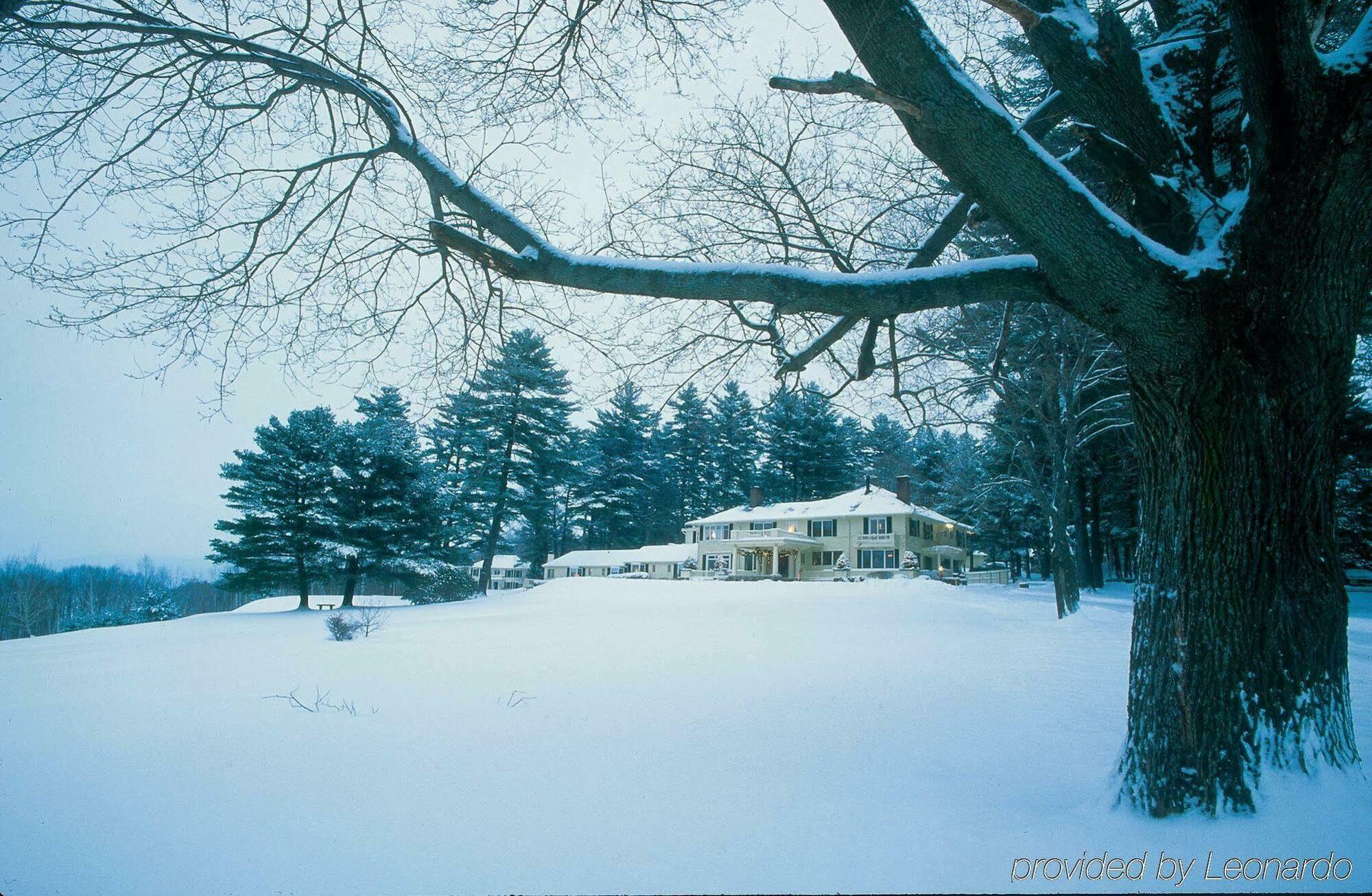 The Manor On Golden Pond Bed & Breakfast Holderness Exterior foto